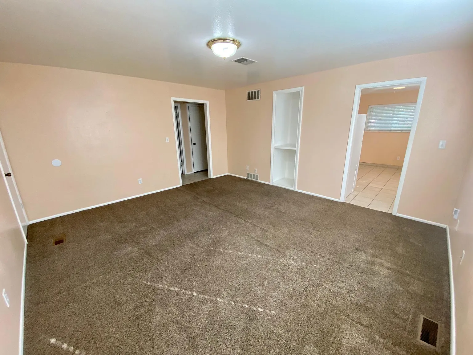 2 bed, 1012 sqft, $1,095 — Photo 3