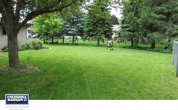 Nice fenced in yard!