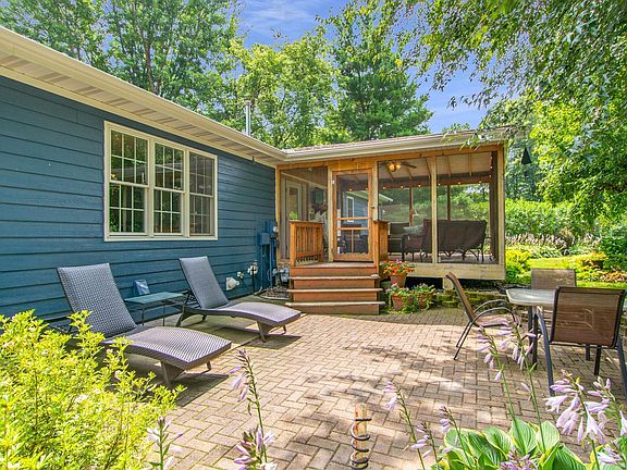 2nd image of 23403 Agate Lake Rd