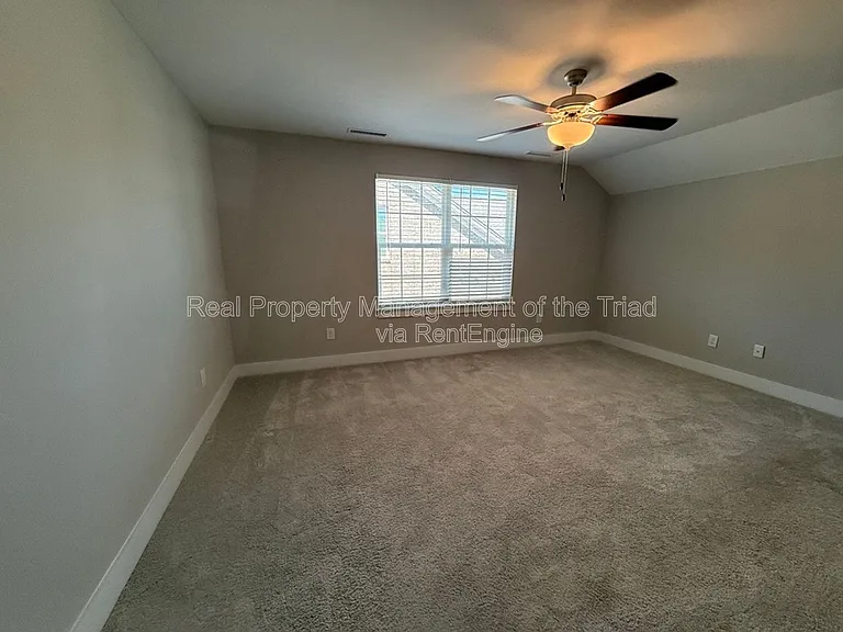 410 Salem Grace St — Photo 14
