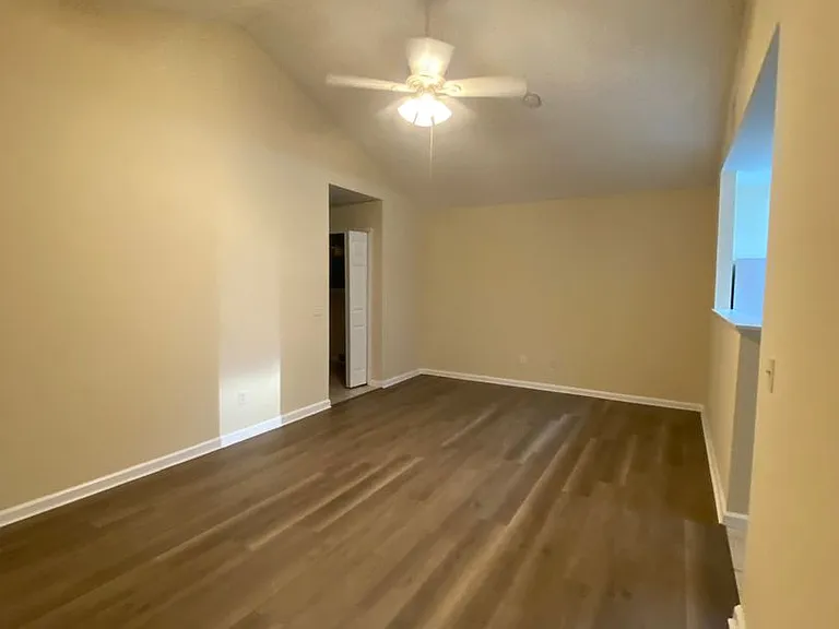 2216 Anne Ave — Photo 9