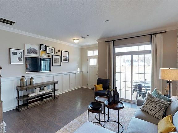 3rd image of 1105 Monarch Ct