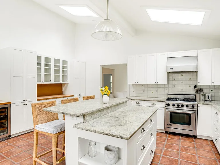 401 Town Ln — Photo 14