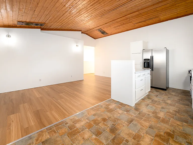 1908 Cleveland Blvd #1908 — Photo 6