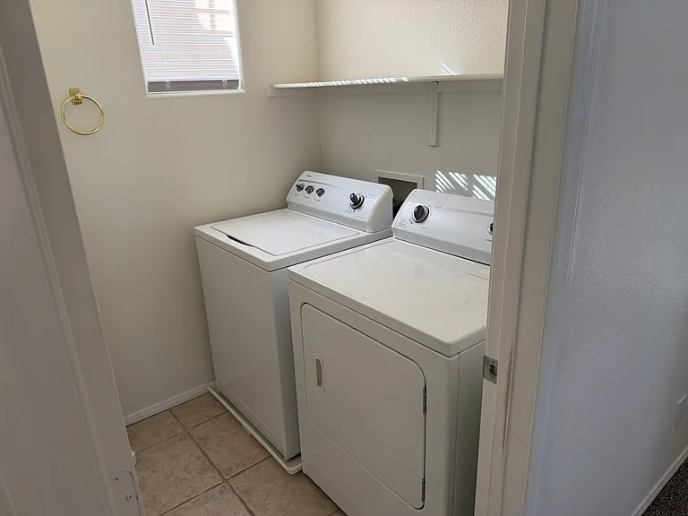 682 Baffin Island Rd — Photo 9