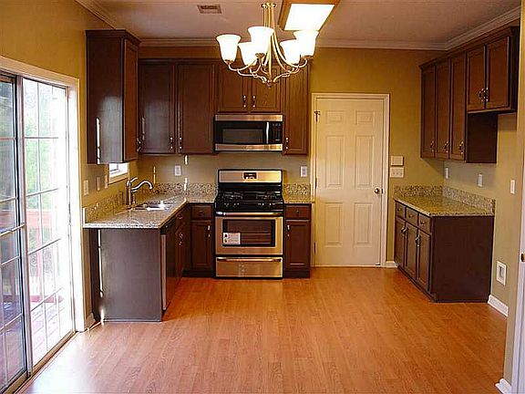 2nd image of 306 Silverthorn Dr NW