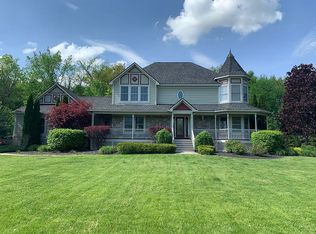 6929 Sunset Dr, South Lyon, MI 48178