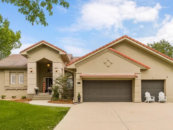 15717 Howe St, Overland Park, KS 66224