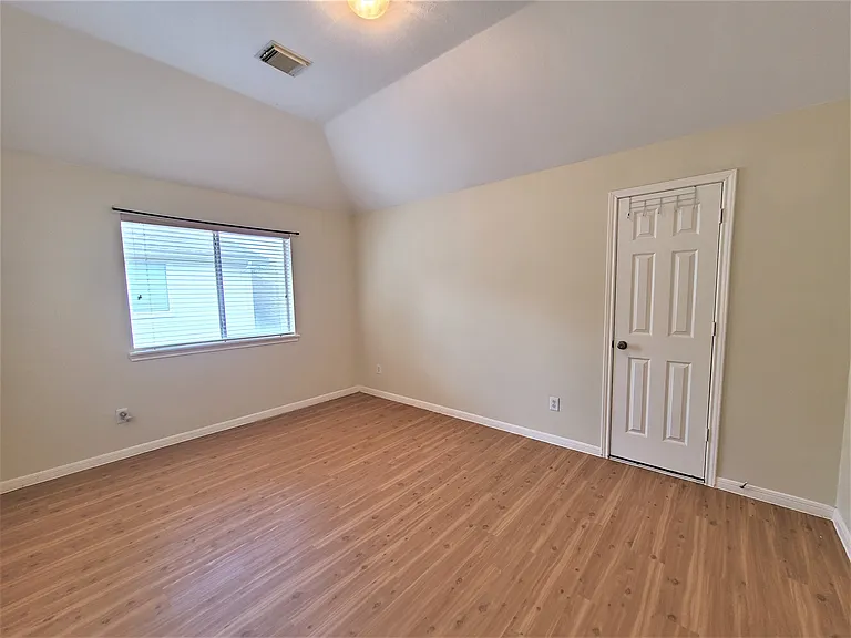bedroom 5_12132021