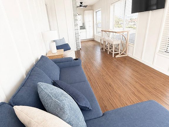 5th image of 509 S Bayshore Dr #2