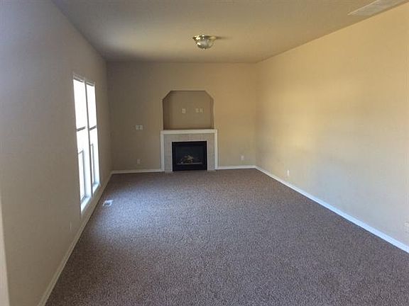 4th image of 364 NW 164th St
