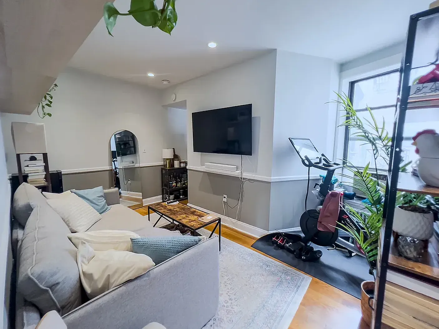 98 Thompson Street — Photo 2