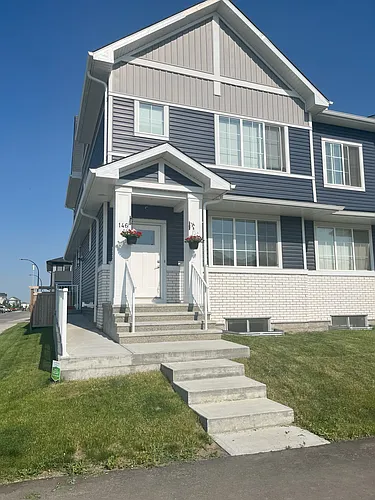 146 Creekside Dr SW #UPPER Photo 1