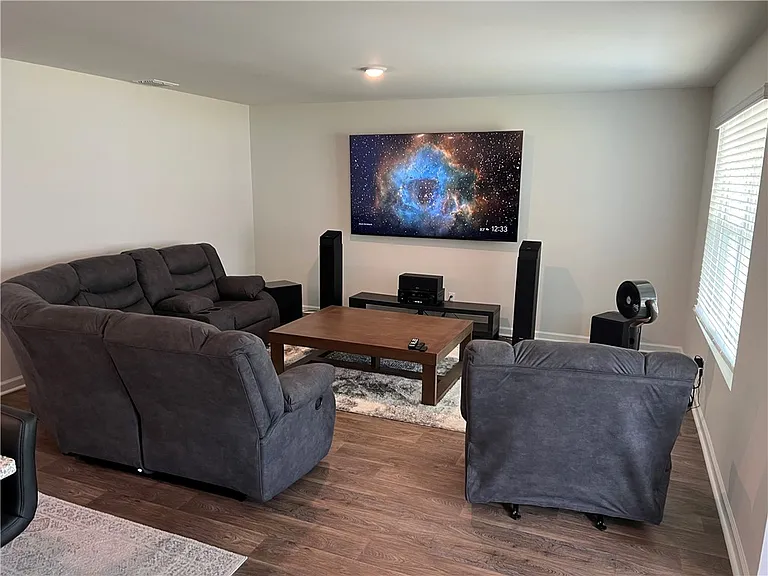 200 Elizabeth Dr — Photo 9