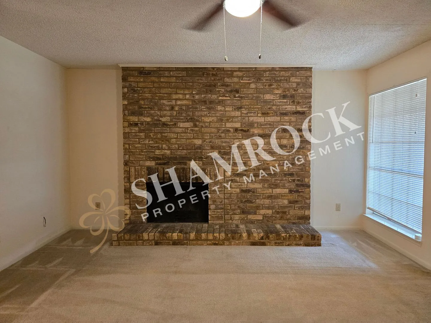 Spacious 3-Bedroom Duplex — Photo 3