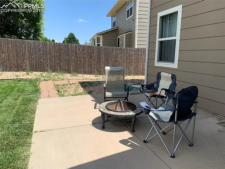 8228 Firethorn Dr — Photo 8