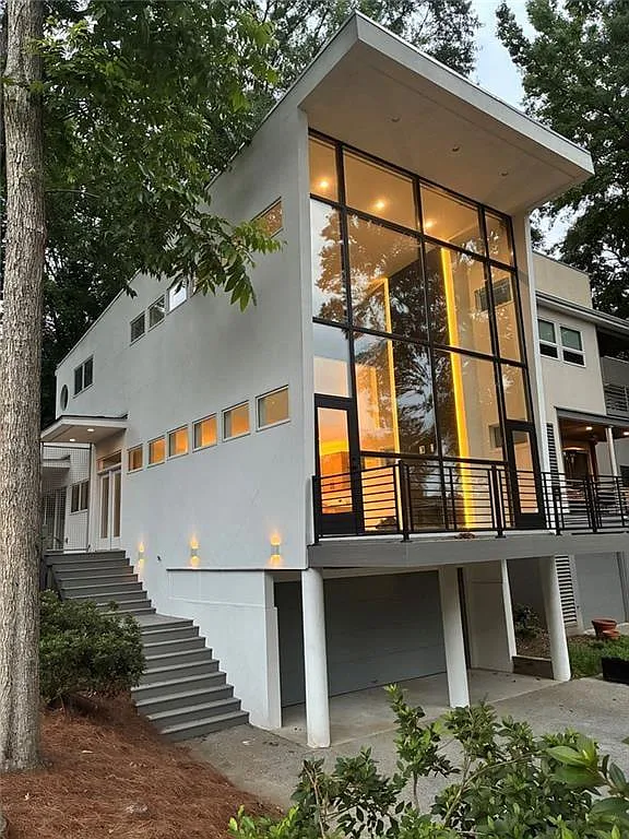 3 bed, 3.0 bath, 2700 sqft, $6,000 — Photo 1