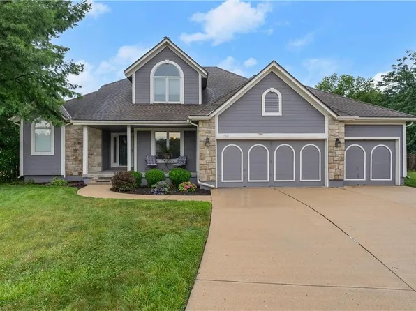 4112 SW Laharve Dr, Lees Summit, MO 64082