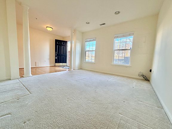 4th image of 9710 Washingtonian Blvd