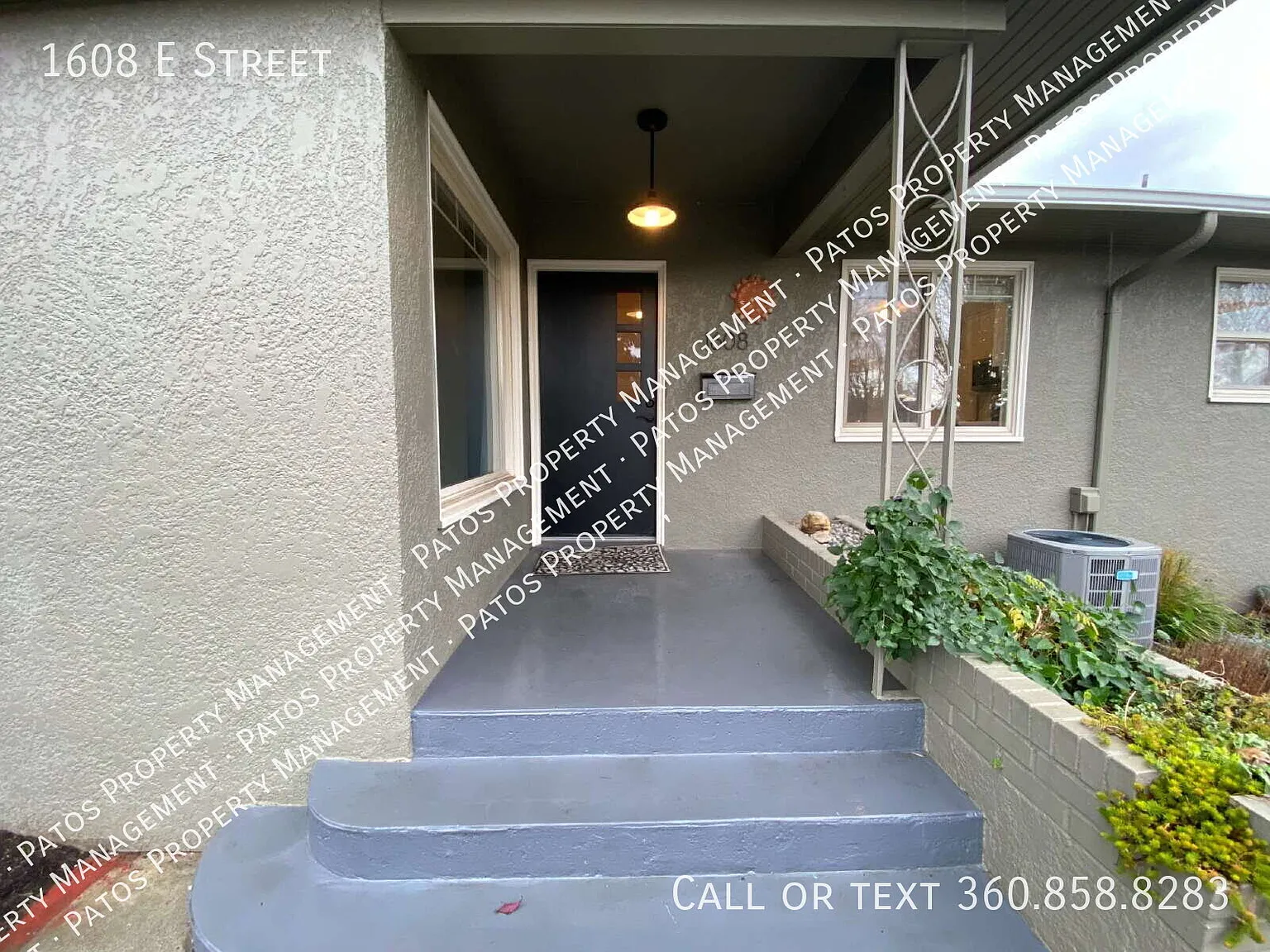 Charming 3-Bed, 2-Bath Gem with Fully Fenced Yard in Lynden — Photo 4
