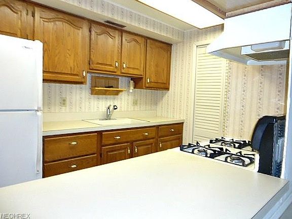 5th image of 6813 Colonial Dr APT A