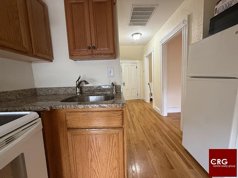 2 Summit Ave #U3 — Photo 8