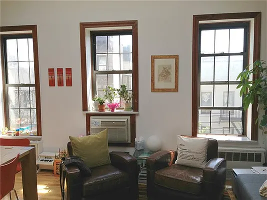 Rented by Buchbinder & Warren | media 25