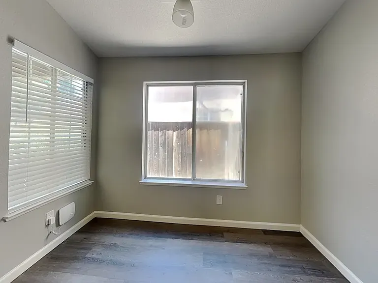 4305 Elk Dr — Photo 8