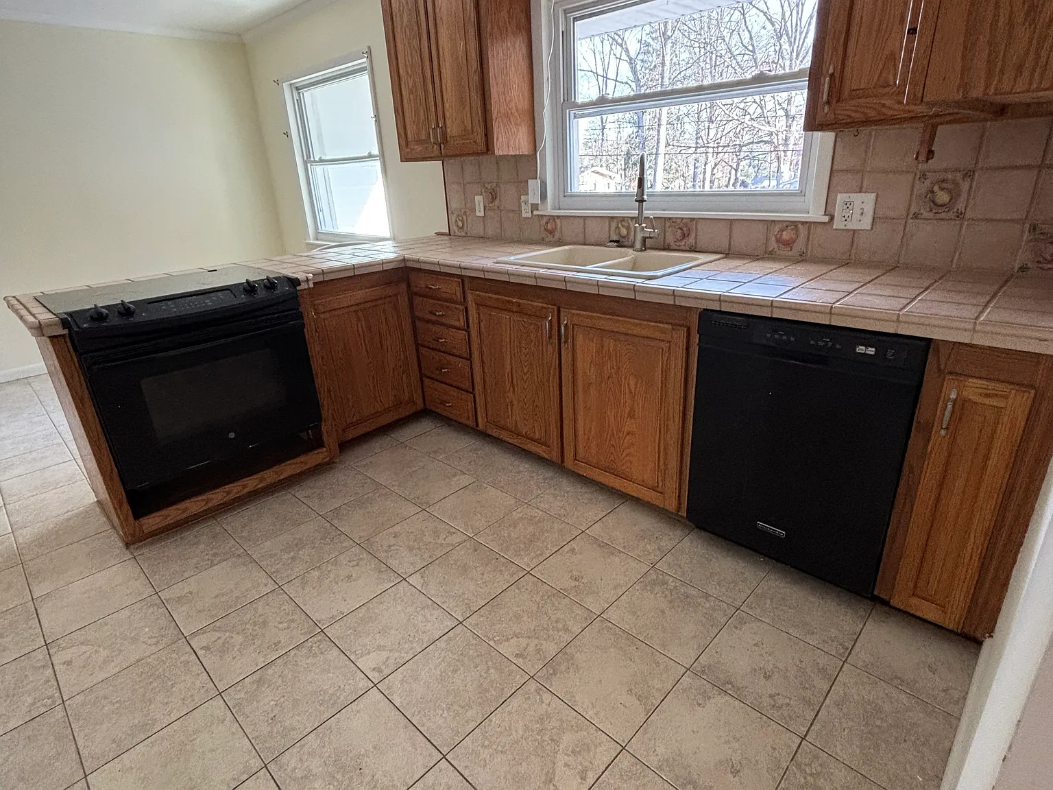 3 bed, $2,295 — Photo 4