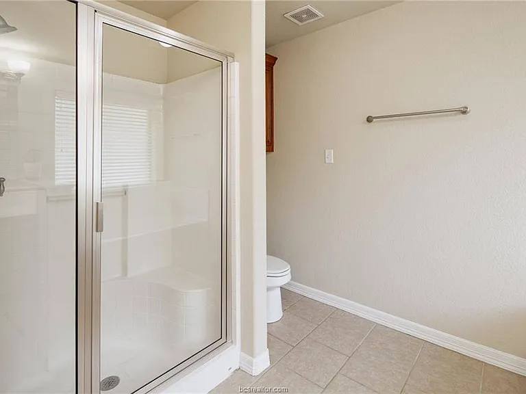 2481 Newark Cir — Photo 14