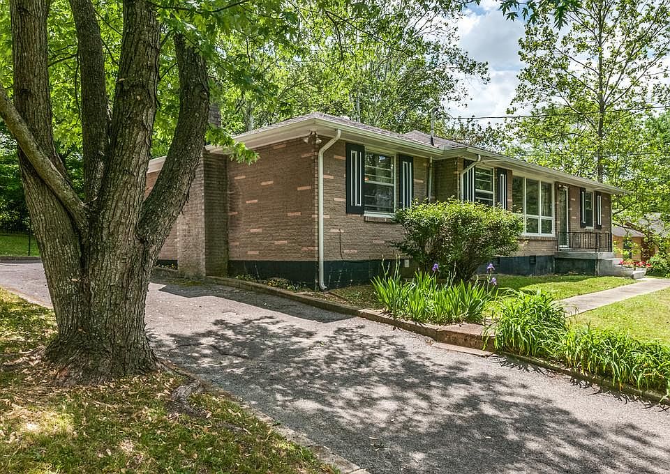2nd image of 1017 Norcross Dr