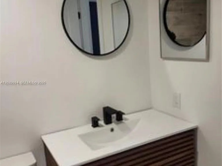733 SE 1st Way #109 — Photo 14