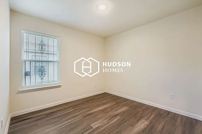 4750 Burma Rd — Photo 10