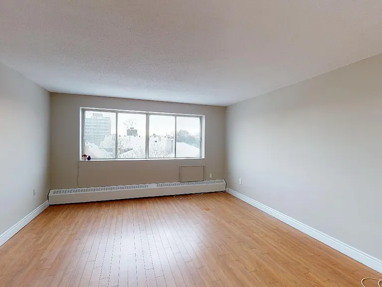 255 Stewart St — Photo 23