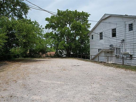 5th image of 813 N University St