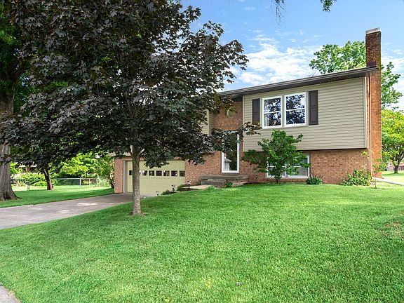3rd image of 203 Westridge Ct
