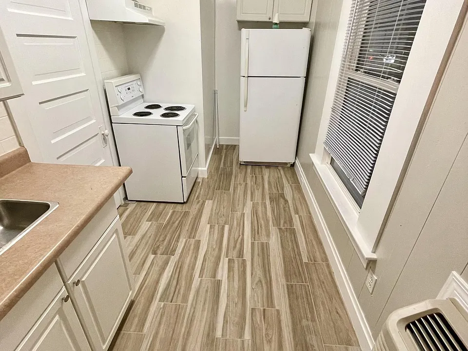 230 S Buchanan St #D