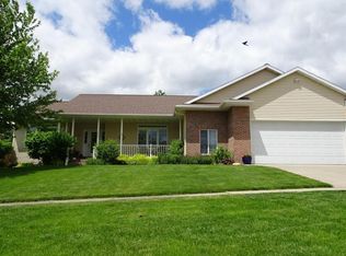 1915 Reed St, Grinnell, IA 50112