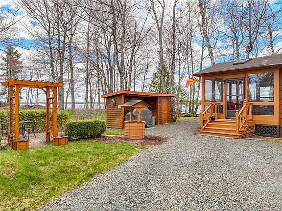 5th image of 18 Lakeside Cres