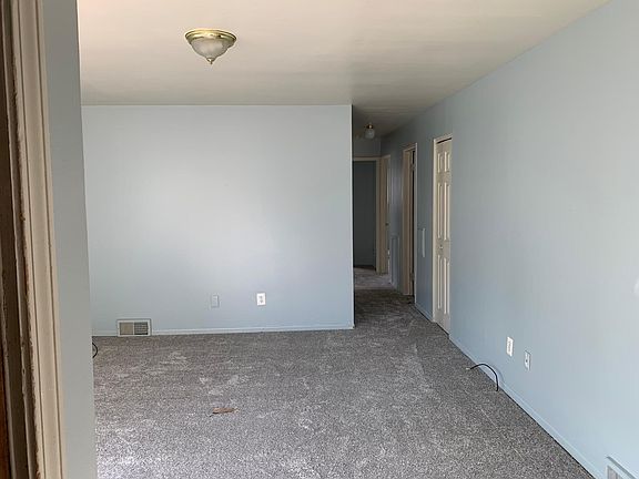 3rd image of 548 S Hawthorne St