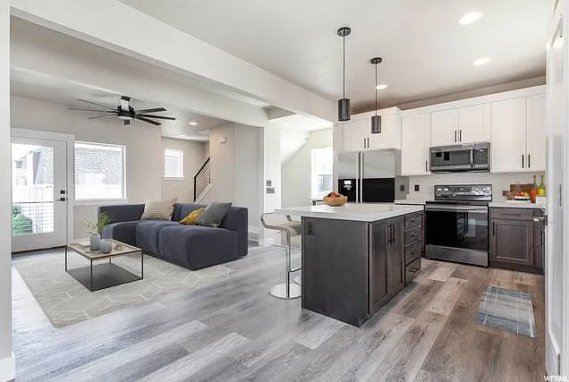 313 E 4115 S — Photo 2