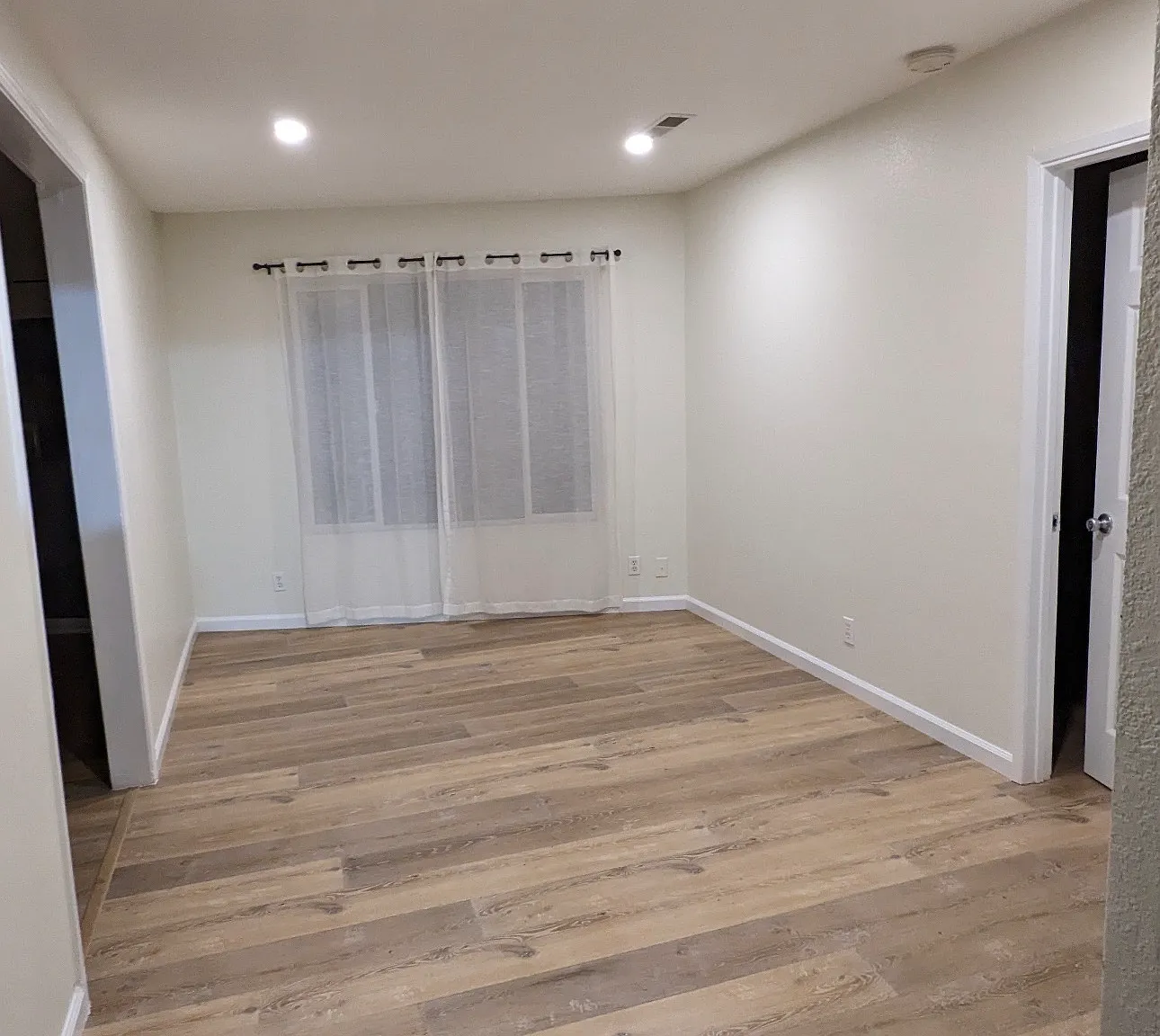 10206 Erie St — Photo 3