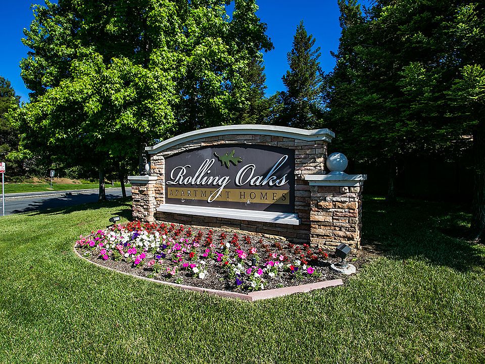 Welcome to Rolling Oaks Apartment Homes