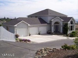 609 N 80th Ave, Yakima, WA 98908