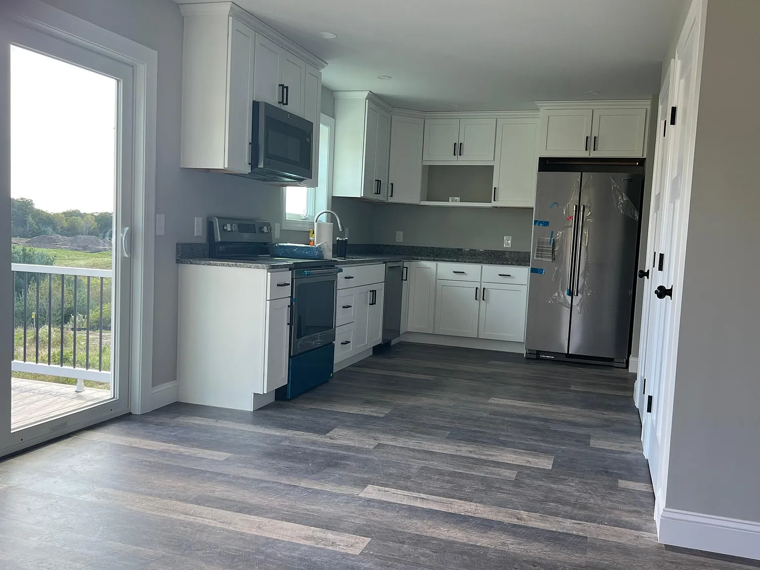 3 bed, 2.5 bath, 1500 sqft, $3,100 — Photo 2
