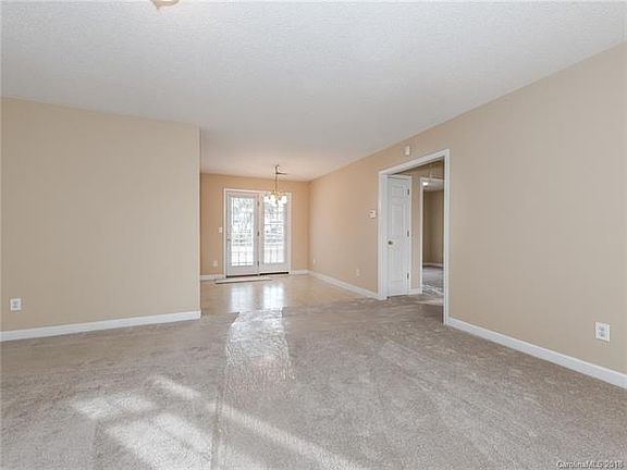 4th image of 1752 Rosewell Dr