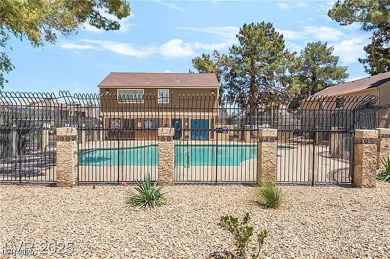 2 bed, $1,150 — Photo 4