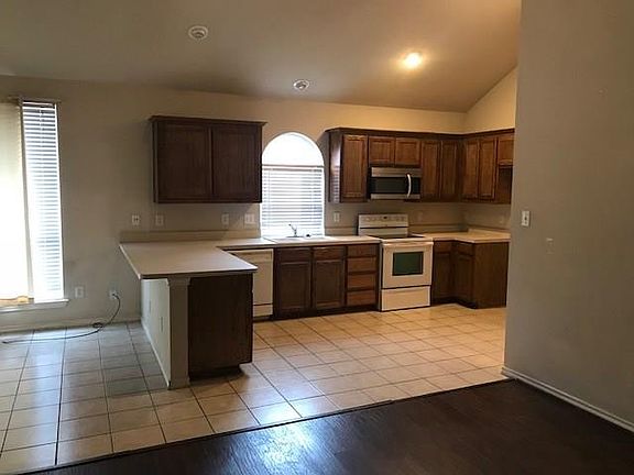 5th image of 2029 Haylee Dr