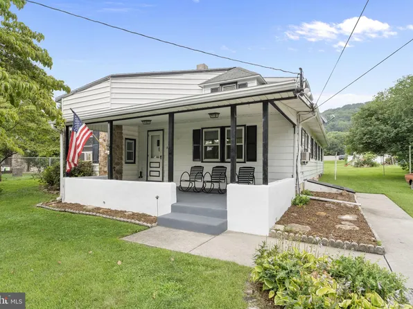 3507 Earl St, Laureldale, PA 19605