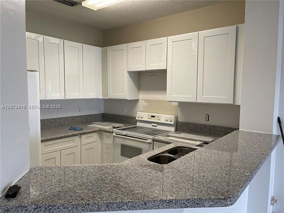 1st image of 321 SW 120th Ave #Townhouse 321